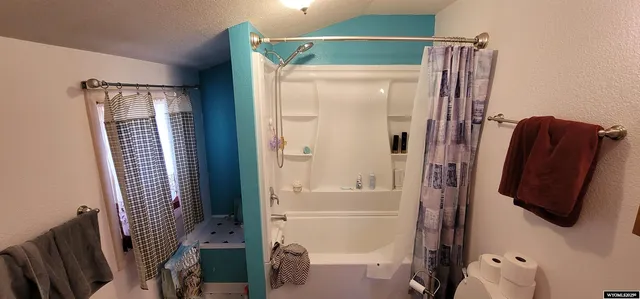 $495,000 | 104 Northeast River Street, Saratoga, WY 82331