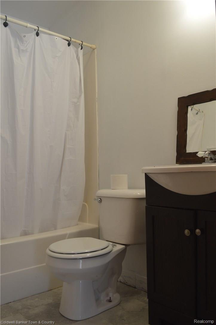7083 Brophy Road Howell, MI 48855 - Photo 14 of 29 FULL BATHROOM