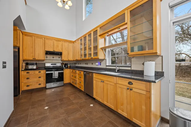 $335,000 | 192 Brompton Lane, Unit B, Sugar Grove, IL 60554