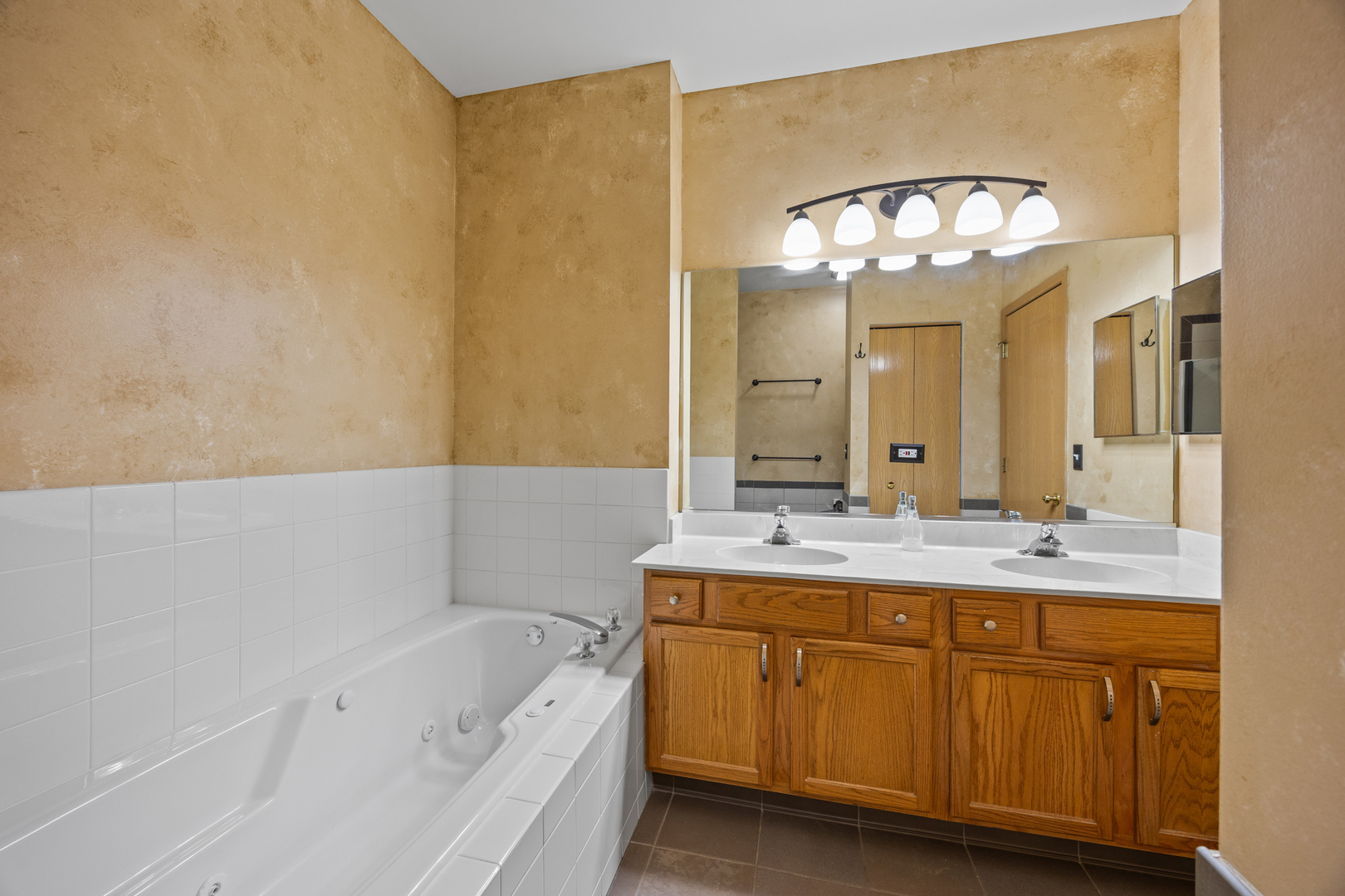 192 Brompton Lane, Unit B Sugar Grove, IL 60554 - Photo 10 of 24