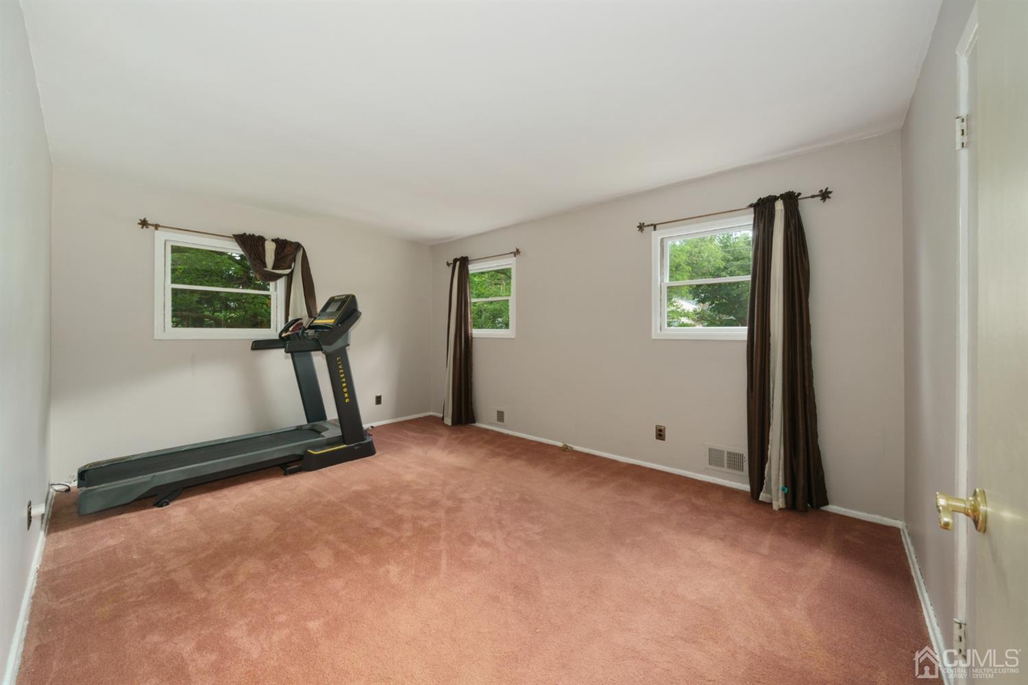 105 Overbrook Road Piscataway, NJ 08854 - Photo 12 of 25 Gallery Image 12