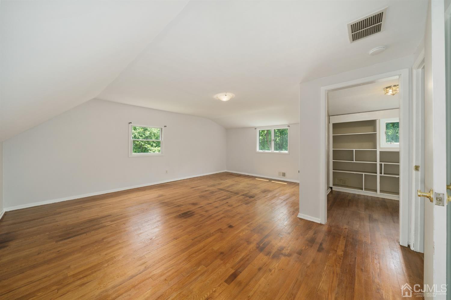 105 Overbrook Road Piscataway, NJ 08854 - Photo 19 of 25 Gallery Image 19
