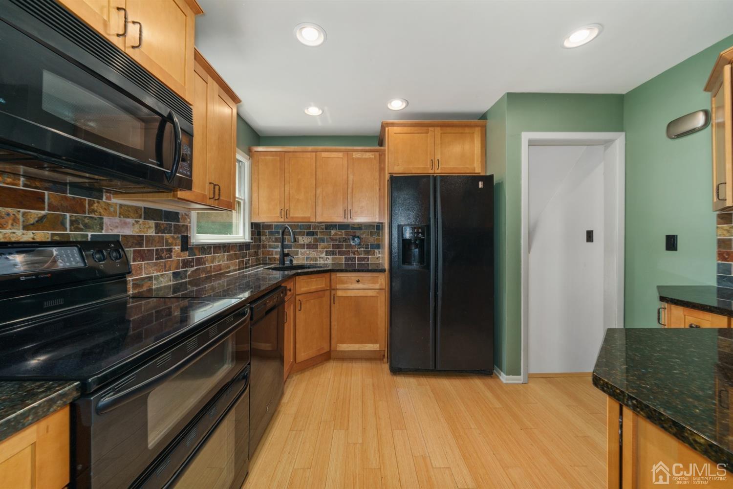 105 Overbrook Road Piscataway, NJ 08854 - Photo 6 of 25 Gallery Image 6
