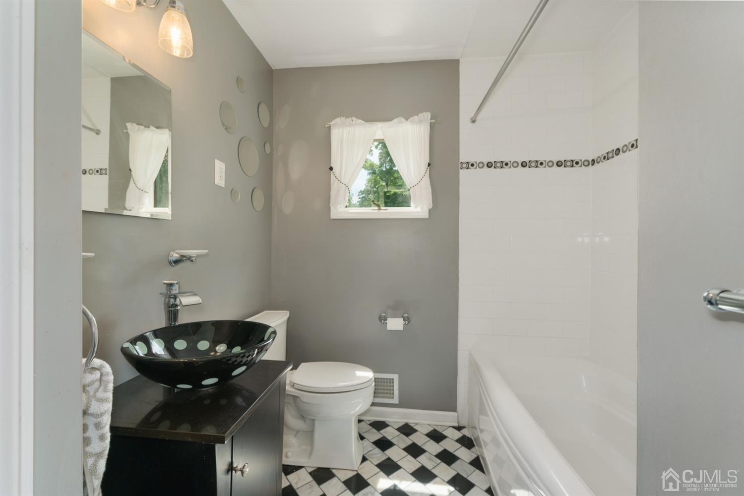 105 Overbrook Road Piscataway, NJ 08854 - Photo 8 of 25 Gallery Image 8