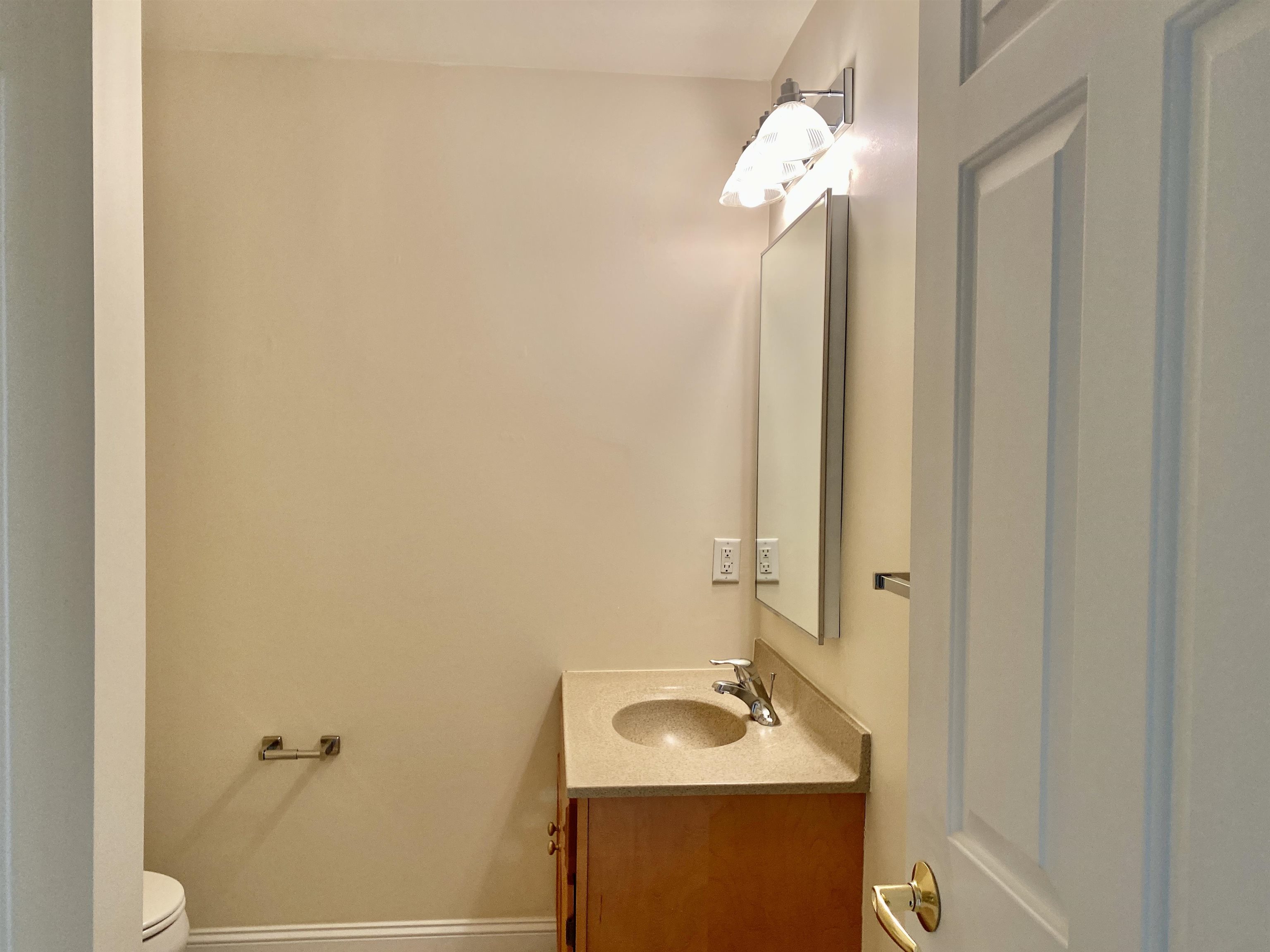 299 Mt Support Road, Unit 20 Lebanon, NH 03766 - Photo 12 of 15