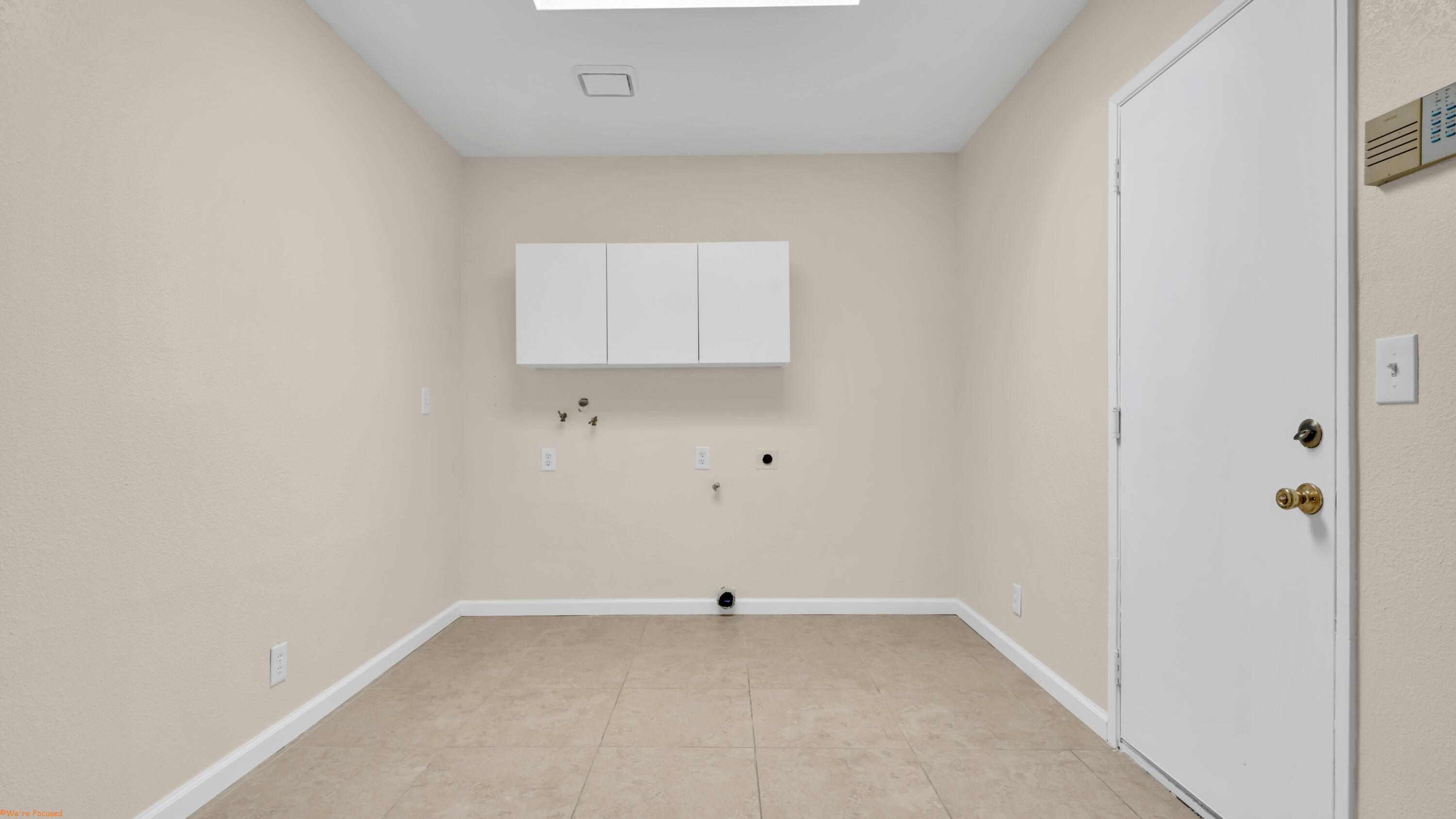 2272 North Starr Road Palm Springs, CA 92262 - Photo 12 of 38 a view of a small space