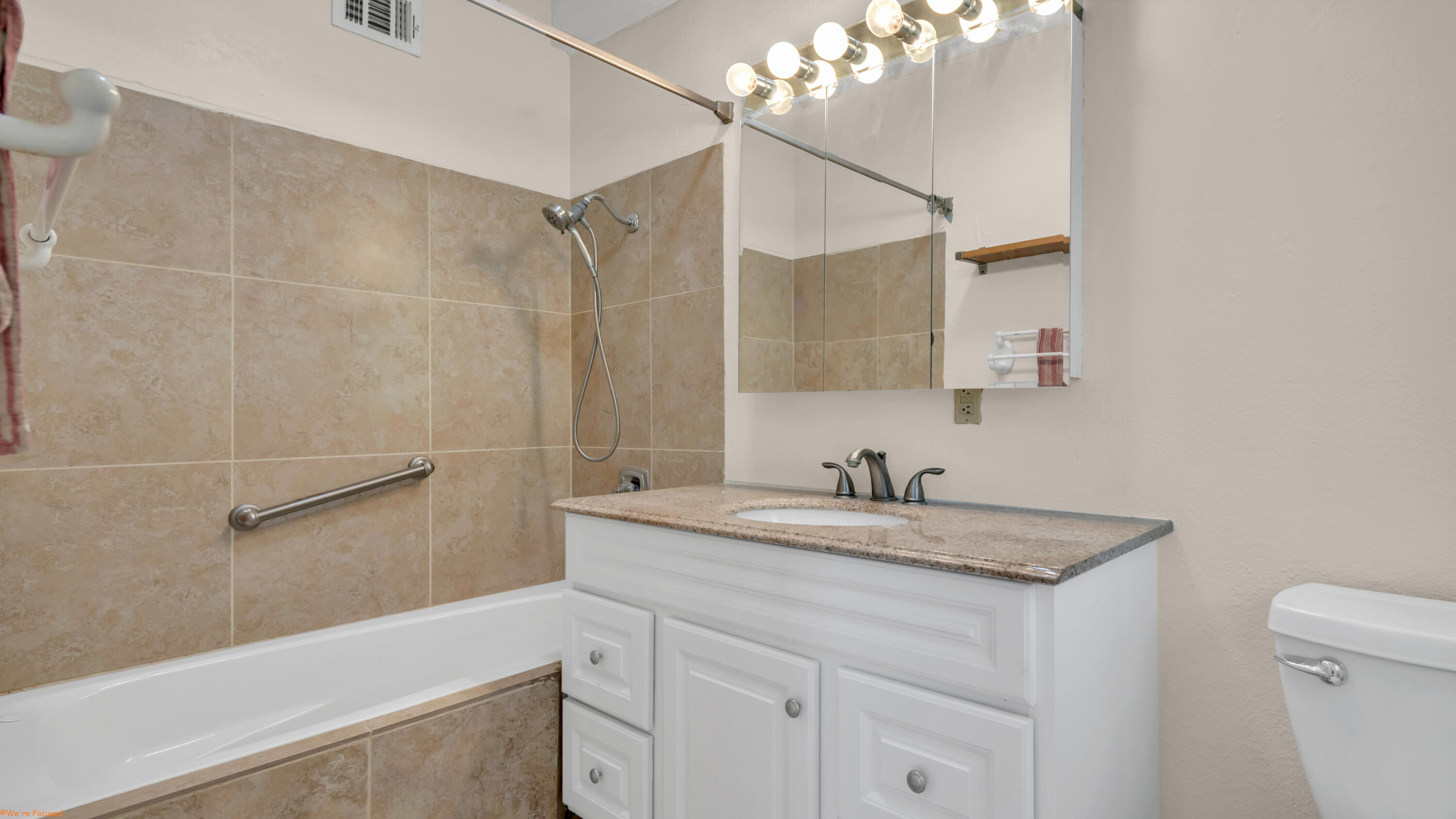 2272 North Starr Road Palm Springs, CA 92262 - Photo 21 of 38 a bathroom with a sink a vanity and a mirror