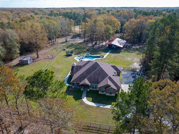 $820,000 | 675 Somerset Trail, Point Blank, TX 77364