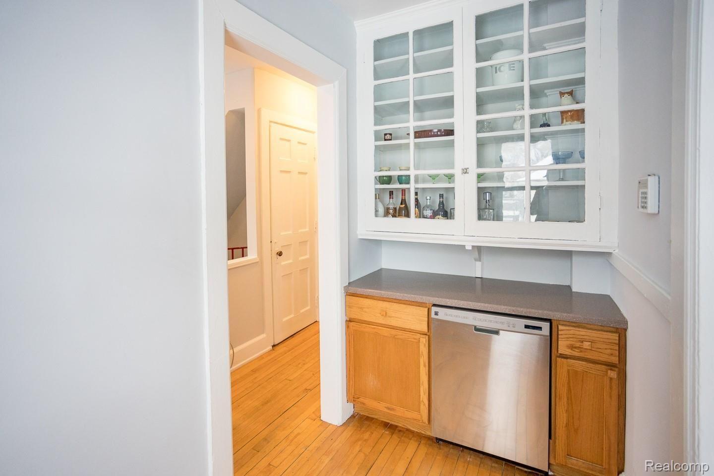 140 Atkinson Street Detroit, MI 48202 - Photo 14 of 52 140Atkinson-113.jpg