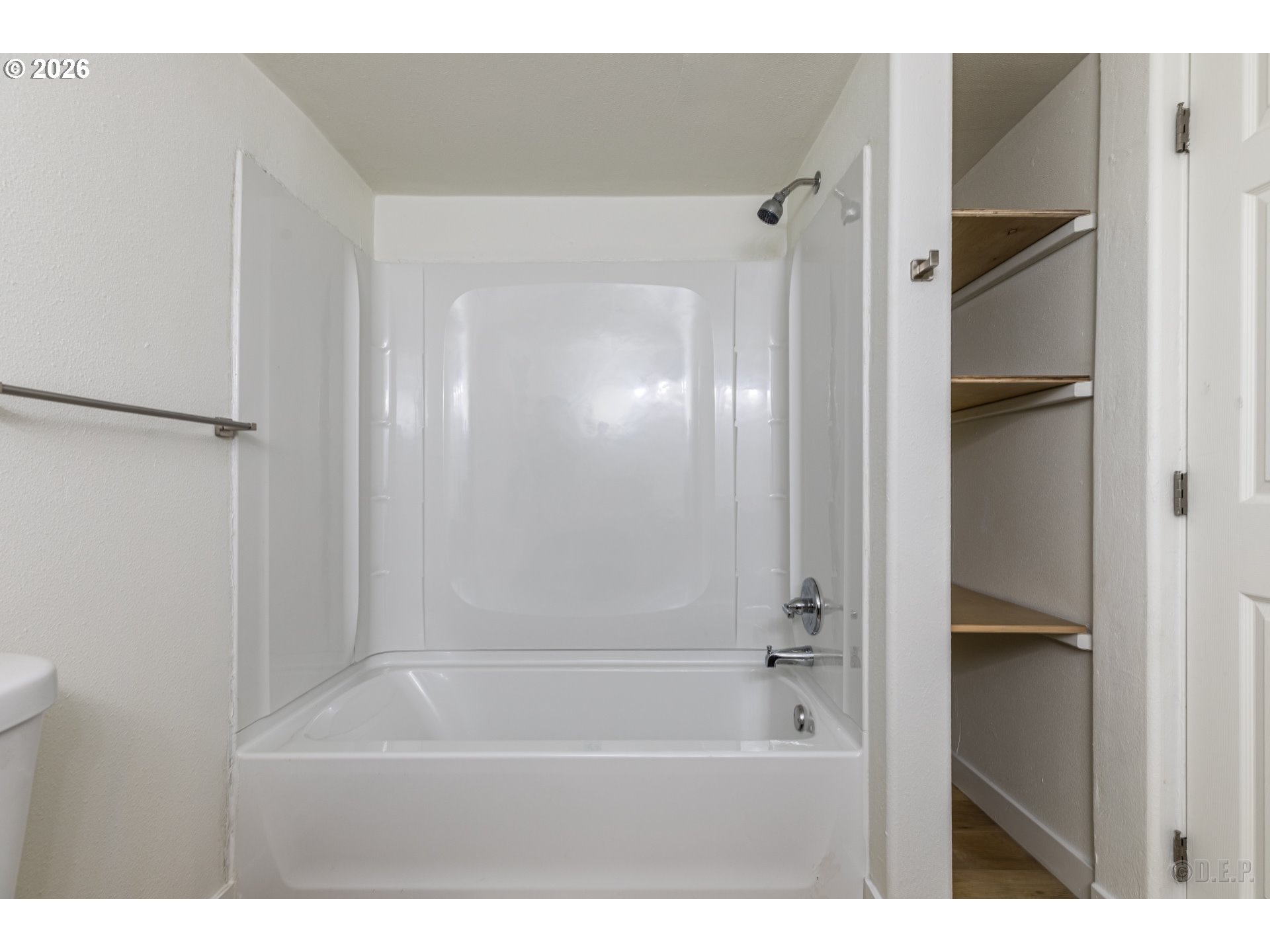 415 North 9th Street St. Helens, OR 97051 - Photo 11 of 21 a bathroom with a bathtub and a shower