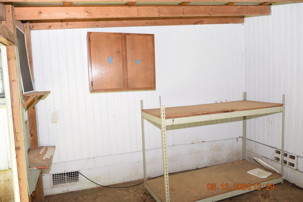 511 Chafin Drive Manchester, GA 31816 - Photo 14 of 16 a bathroom with a sink and a mirror