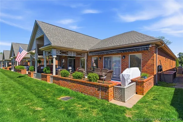 $519,900 | 102 Victoria Drive, Jeffersonville, IN 47130