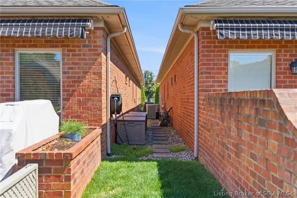 $519,900 | 102 Victoria Drive, Jeffersonville, IN 47130