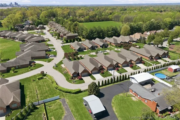 $519,900 | 102 Victoria Drive, Jeffersonville, IN 47130