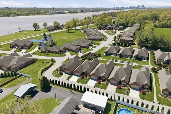 $519,900 | 102 Victoria Drive, Jeffersonville, IN 47130