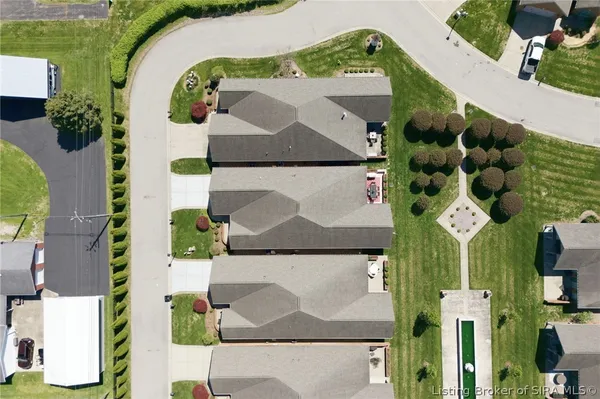 $519,900 | 102 Victoria Drive, Jeffersonville, IN 47130