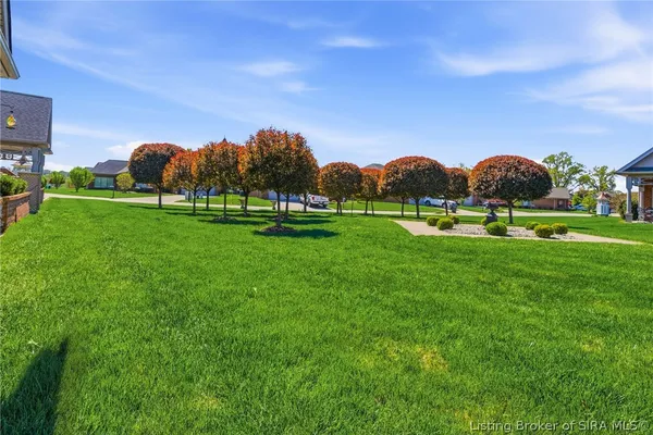 $519,900 | 102 Victoria Drive, Jeffersonville, IN 47130