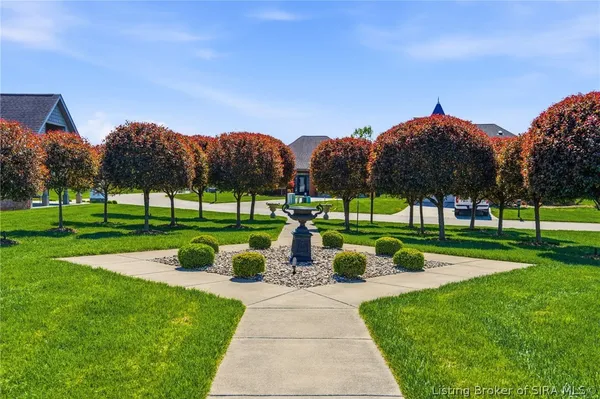 $519,900 | 102 Victoria Drive, Jeffersonville, IN 47130