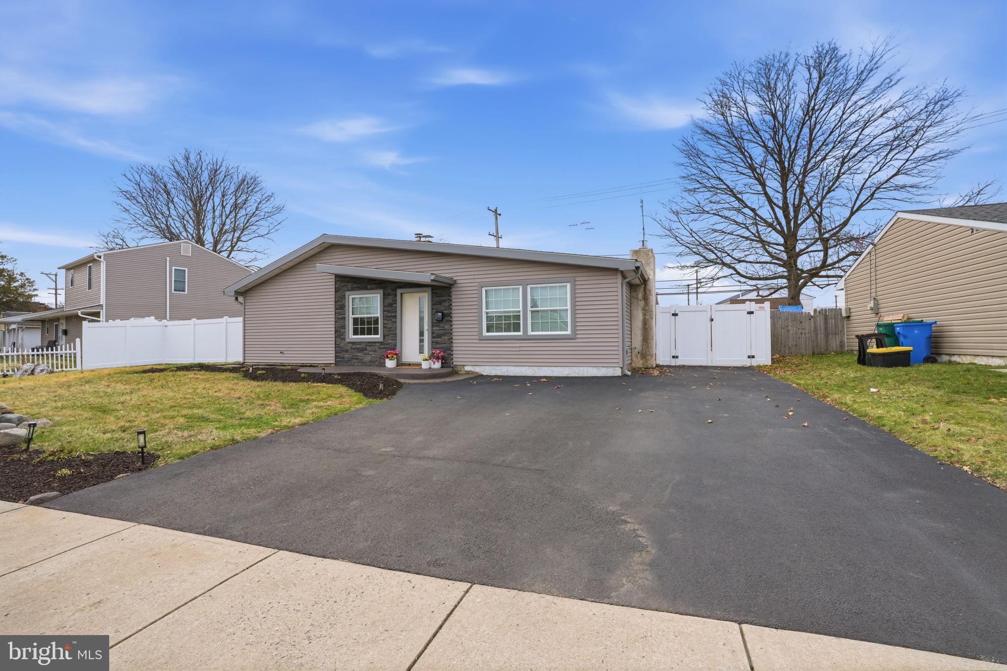 21 Border Rock Road Levittown, PA 19057 - Photo 11 of 48