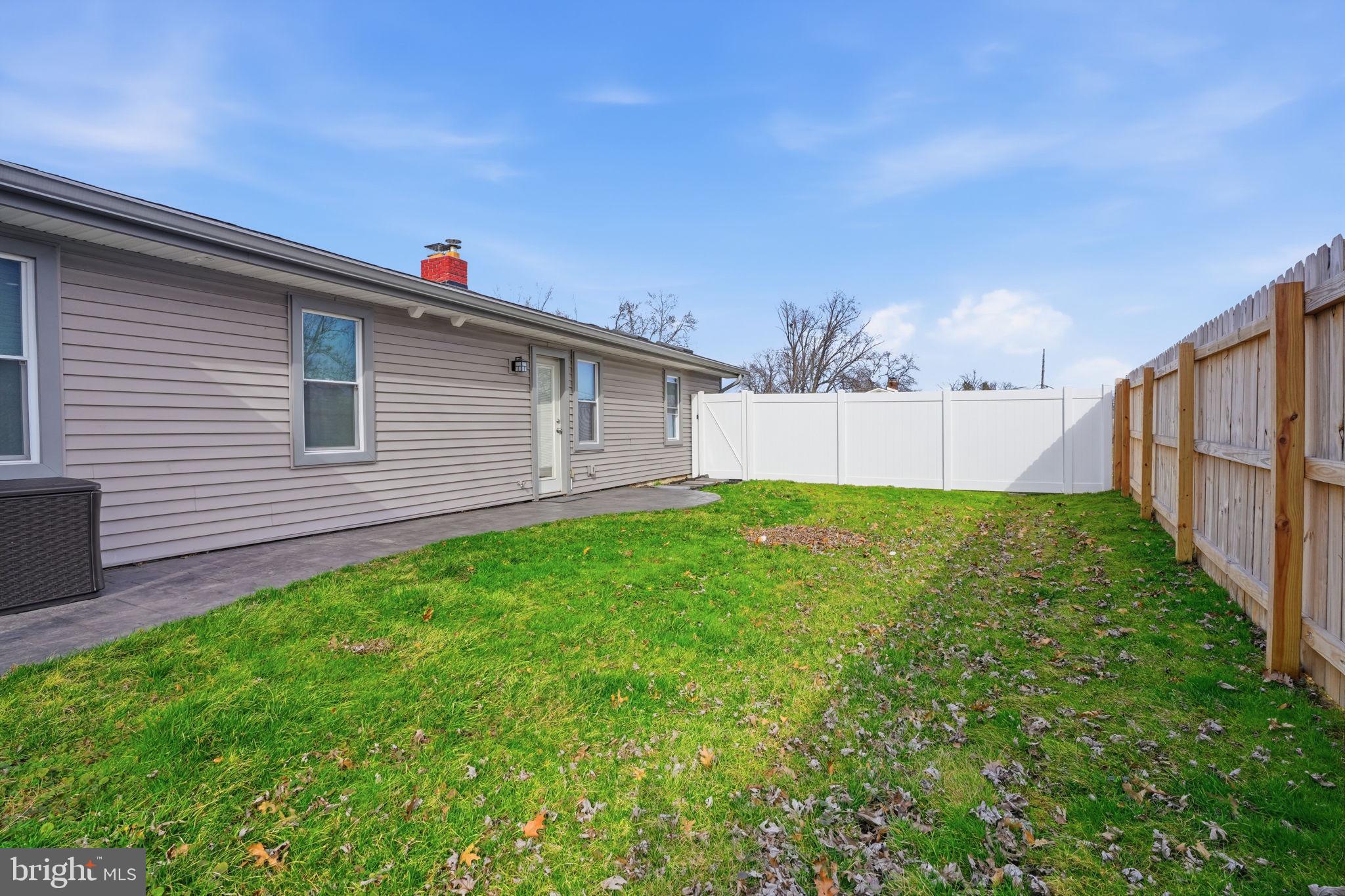 21 Border Rock Road Levittown, PA 19057 - Photo 14 of 48