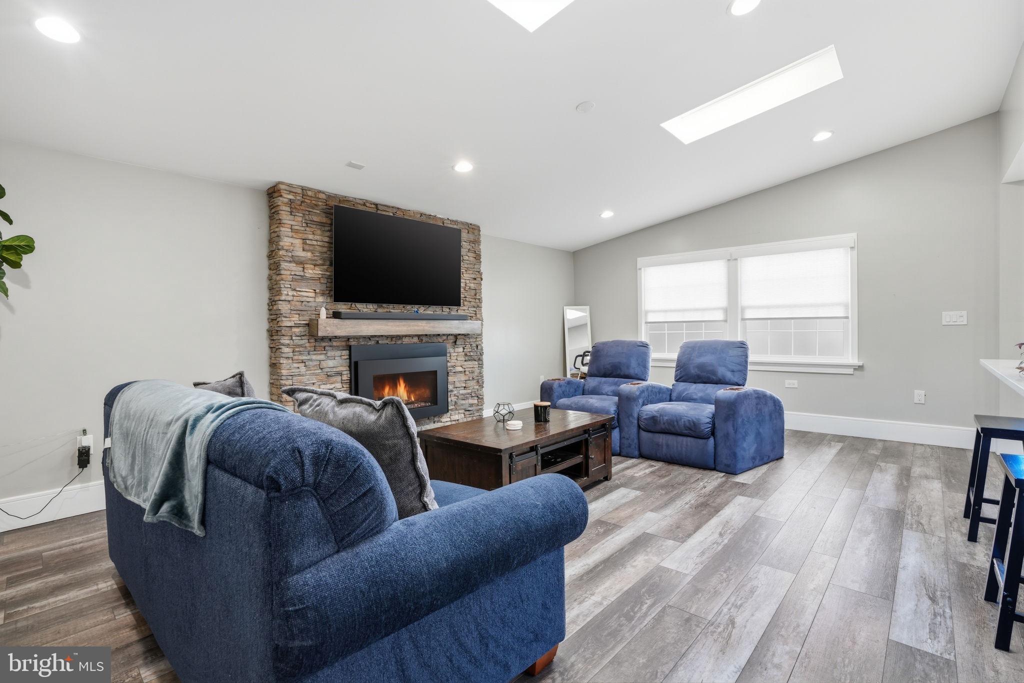 21 Border Rock Road Levittown, PA 19057 - Photo 8 of 48