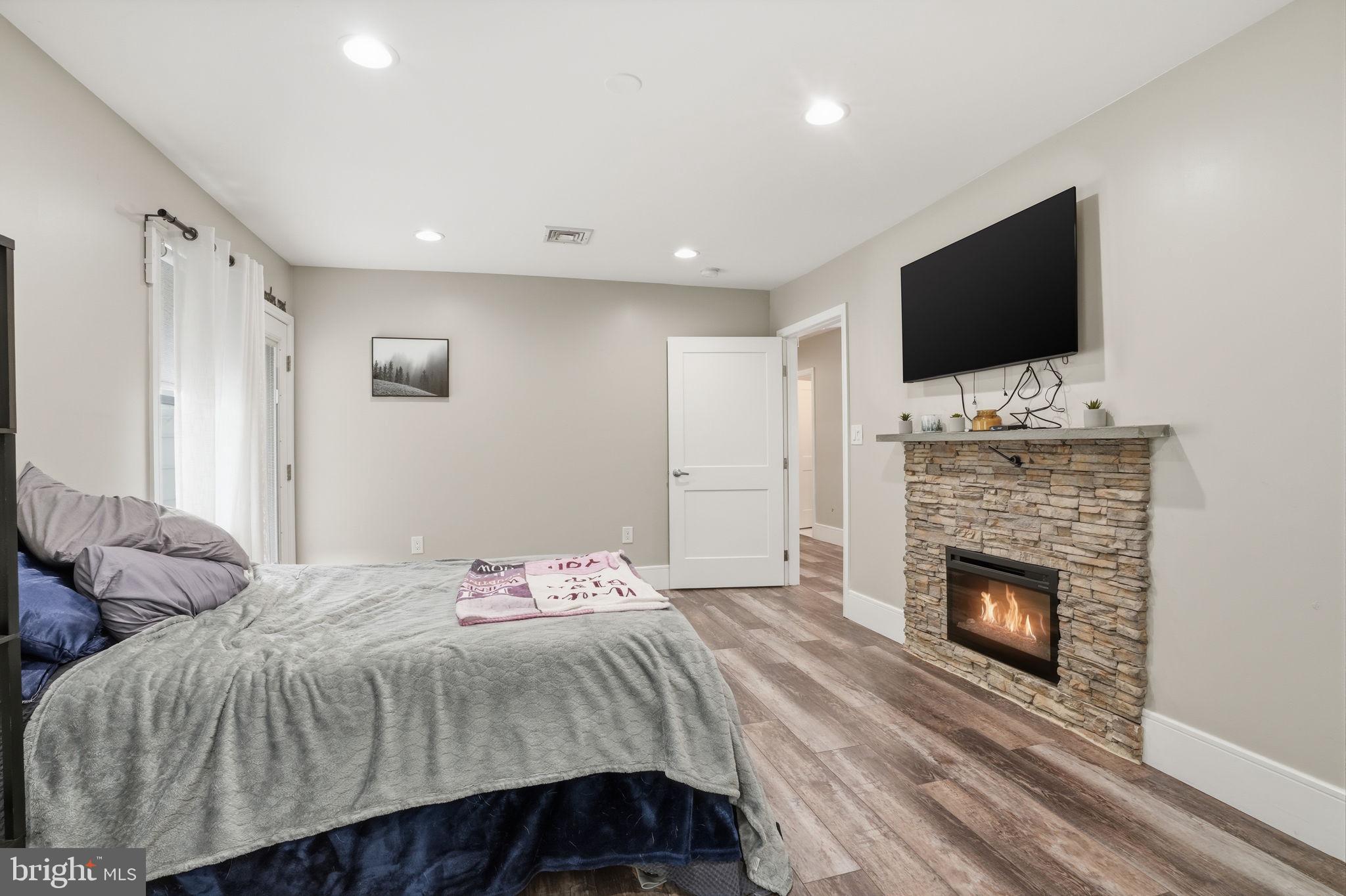 21 Border Rock Road Levittown, PA 19057 - Photo 9 of 48