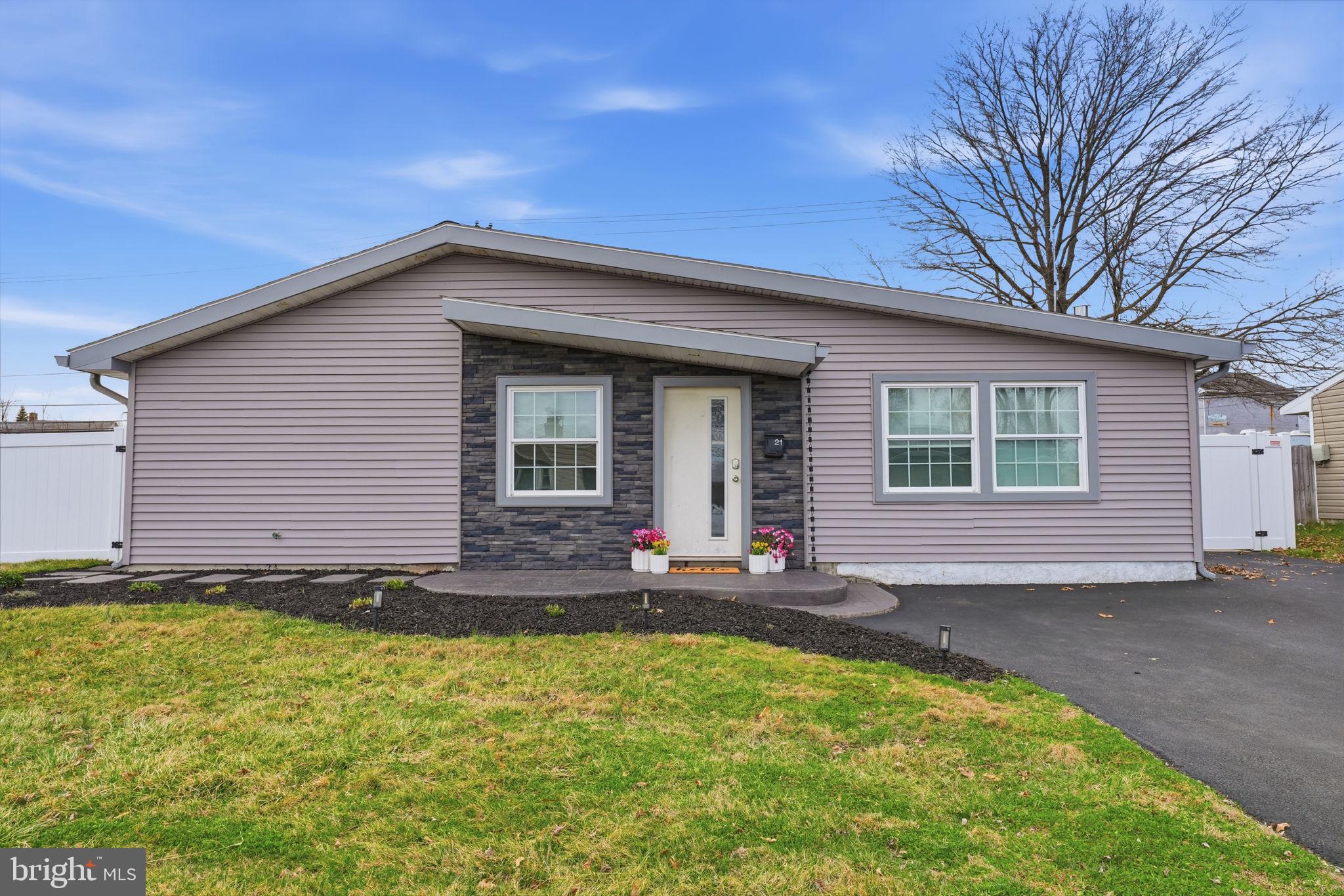 21 Border Rock Road Levittown, PA 19057 - Photo 10 of 48