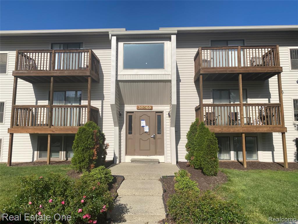 30060 Twelve Mile Road, Unit 96 Farmington Hills, MI 48334 - Photo 2 of 25
