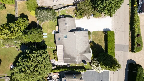 $3,700 | 2 Cliff Avenue, Newport, RI 02840
