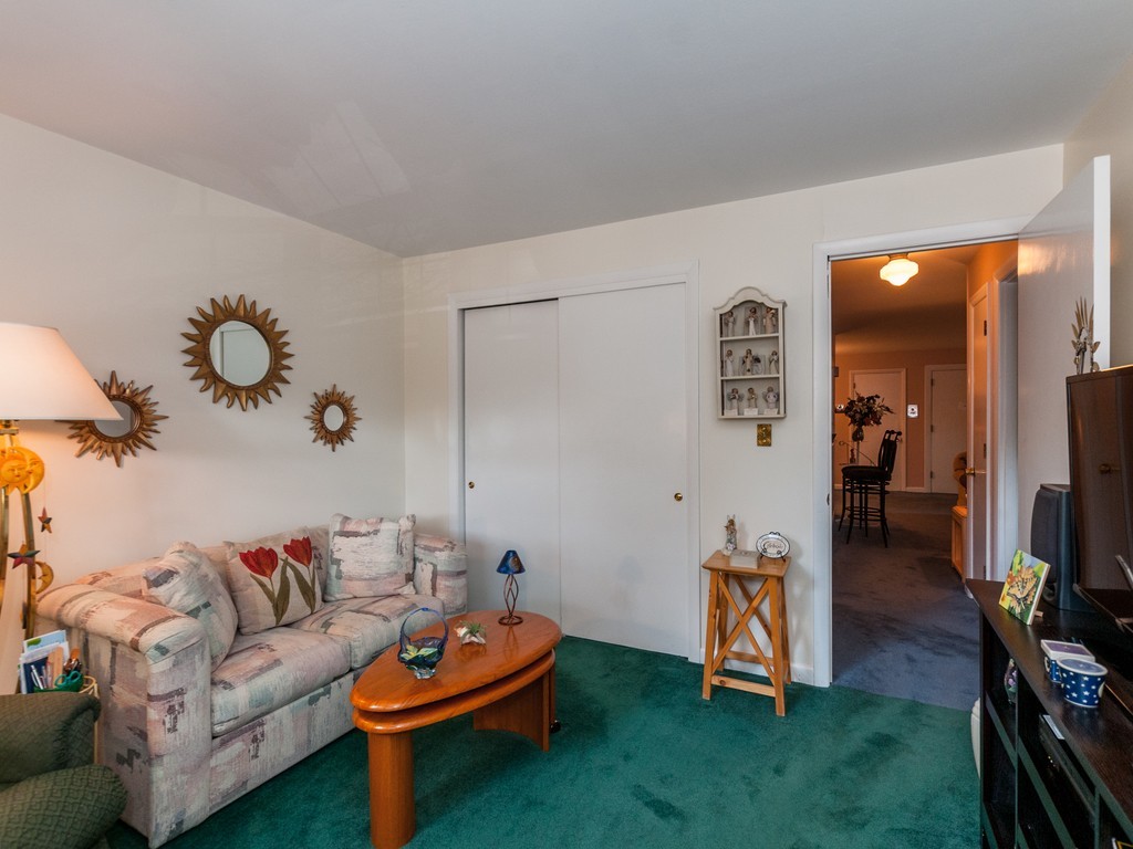 43 Jacqueline Road, Unit 9 Waltham, MA 02452 - Photo 14 of 16 Gallery Image 14