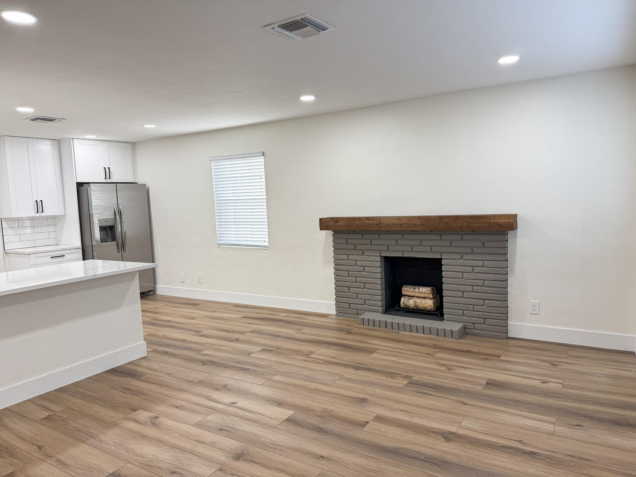 620 Beech Road West Palm Beach, FL 33409 - Photo 3 of 10 Living Room 1