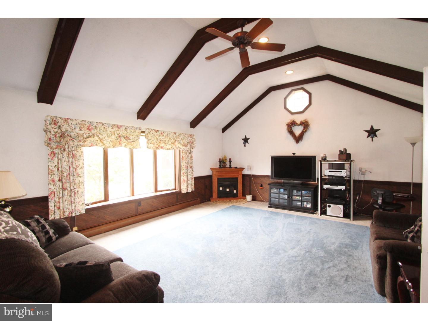 3997 Hillview Road Temple, PA 19560 - Photo 2 of 21