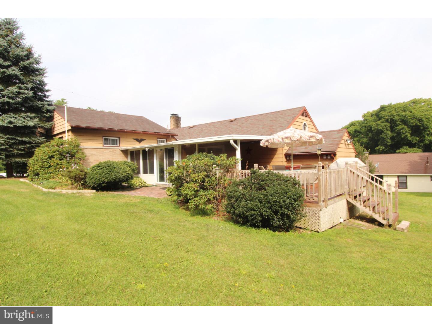 3997 Hillview Road Temple, PA 19560 - Photo 19 of 21