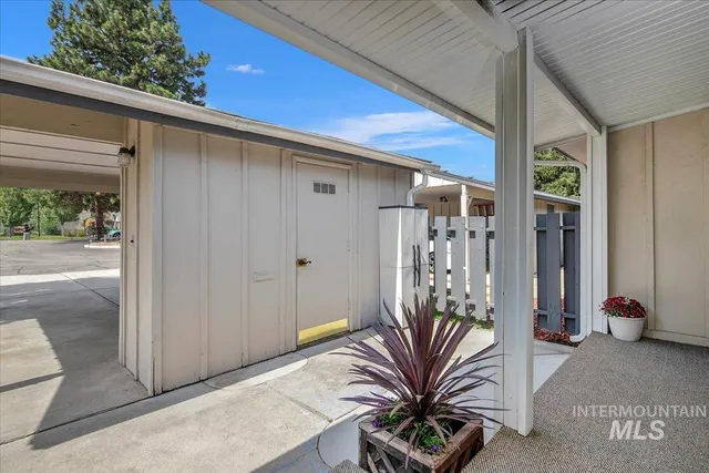 $359,000 | 1130 South Abbey Circle, Boise, ID 83705