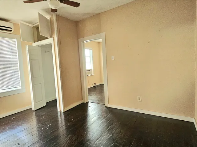 $750 | 614 43rd Street, Galveston, TX 77550