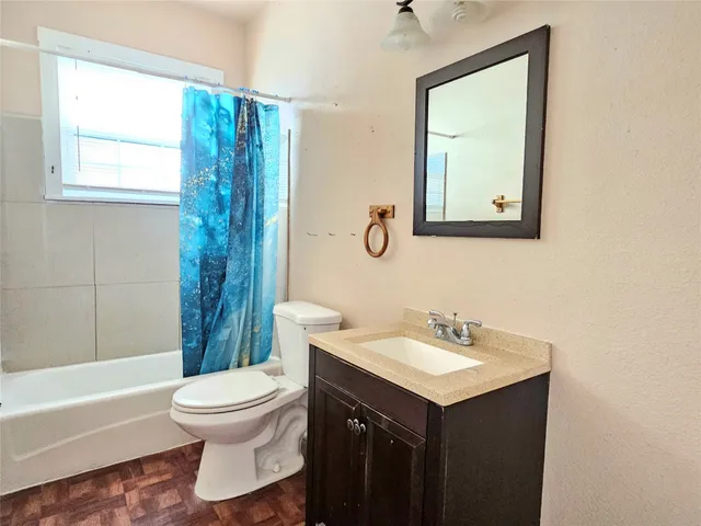 $750 | 614 43rd Street, Galveston, TX 77550