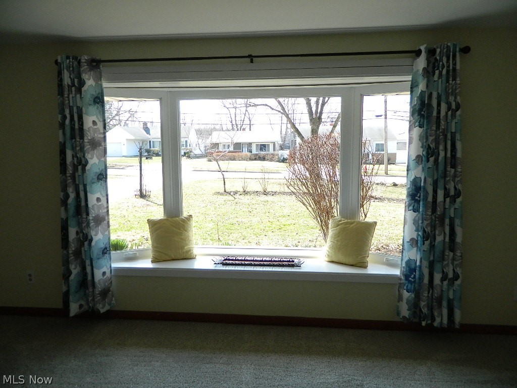 2149 Rockefeller Road Wickliffe, OH 44092 - Photo 6 of 28 Everyone Loves a Bright Window Seat!!!