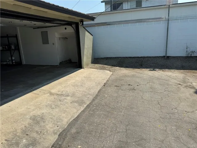 a bathroom with a tub