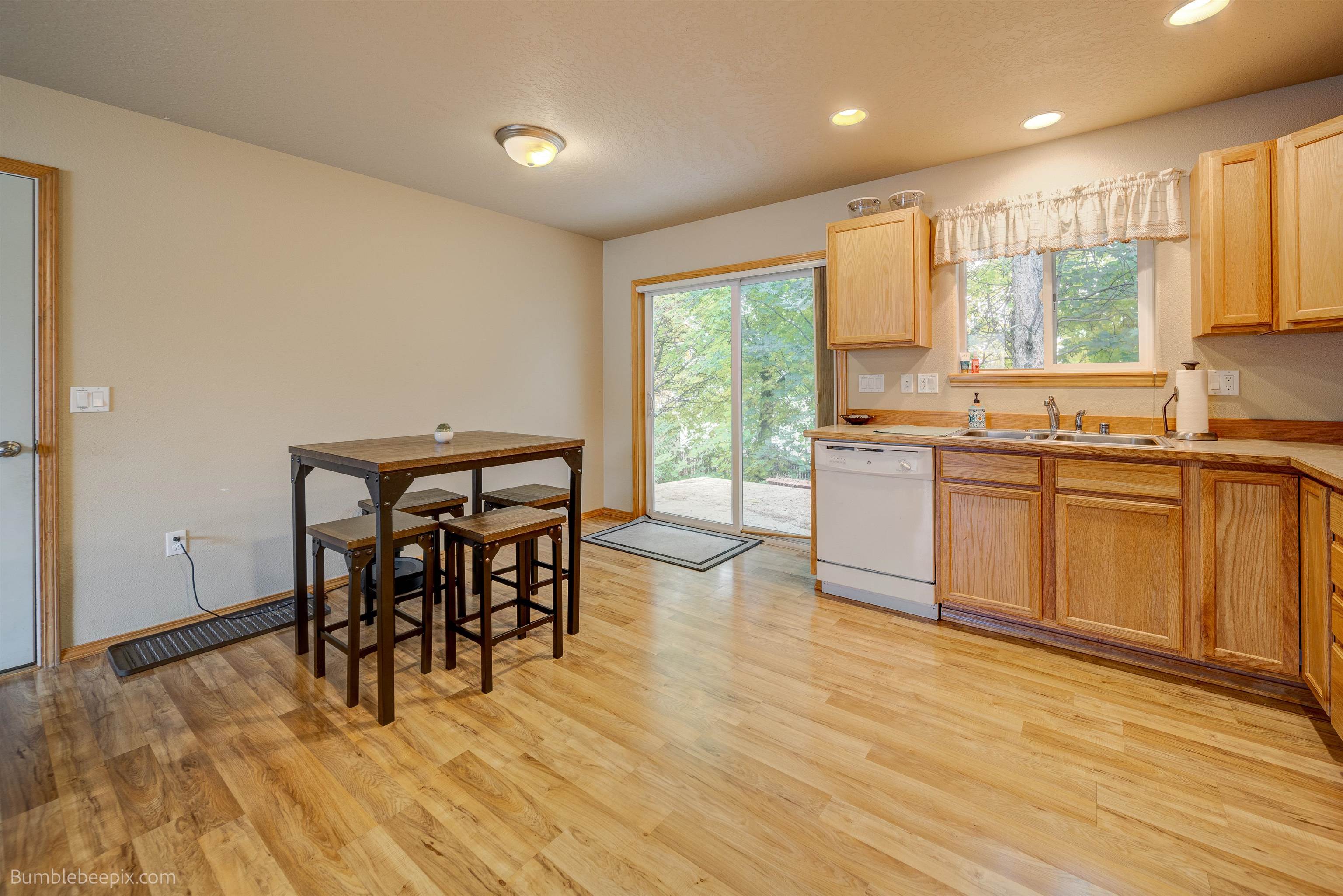 15208 Riverside Lane Spokane Valley, WA 99037 - Photo 11 of 23 Gallery Image 11
