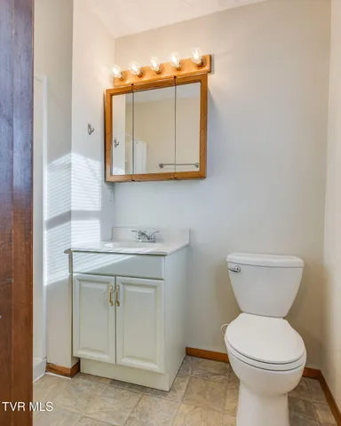 $340,000 | 485 Old Hickory Circle, Mount Carmel, TN 37645