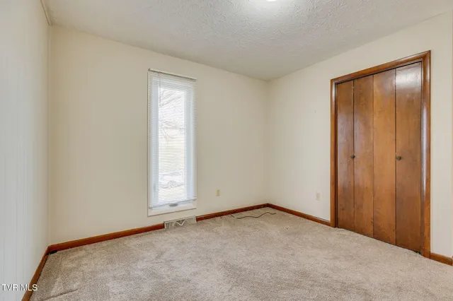 $340,000 | 485 Old Hickory Circle, Mount Carmel, TN 37645