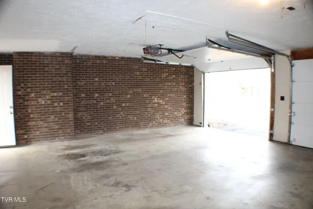 $340,000 | 485 Old Hickory Circle, Mount Carmel, TN 37645