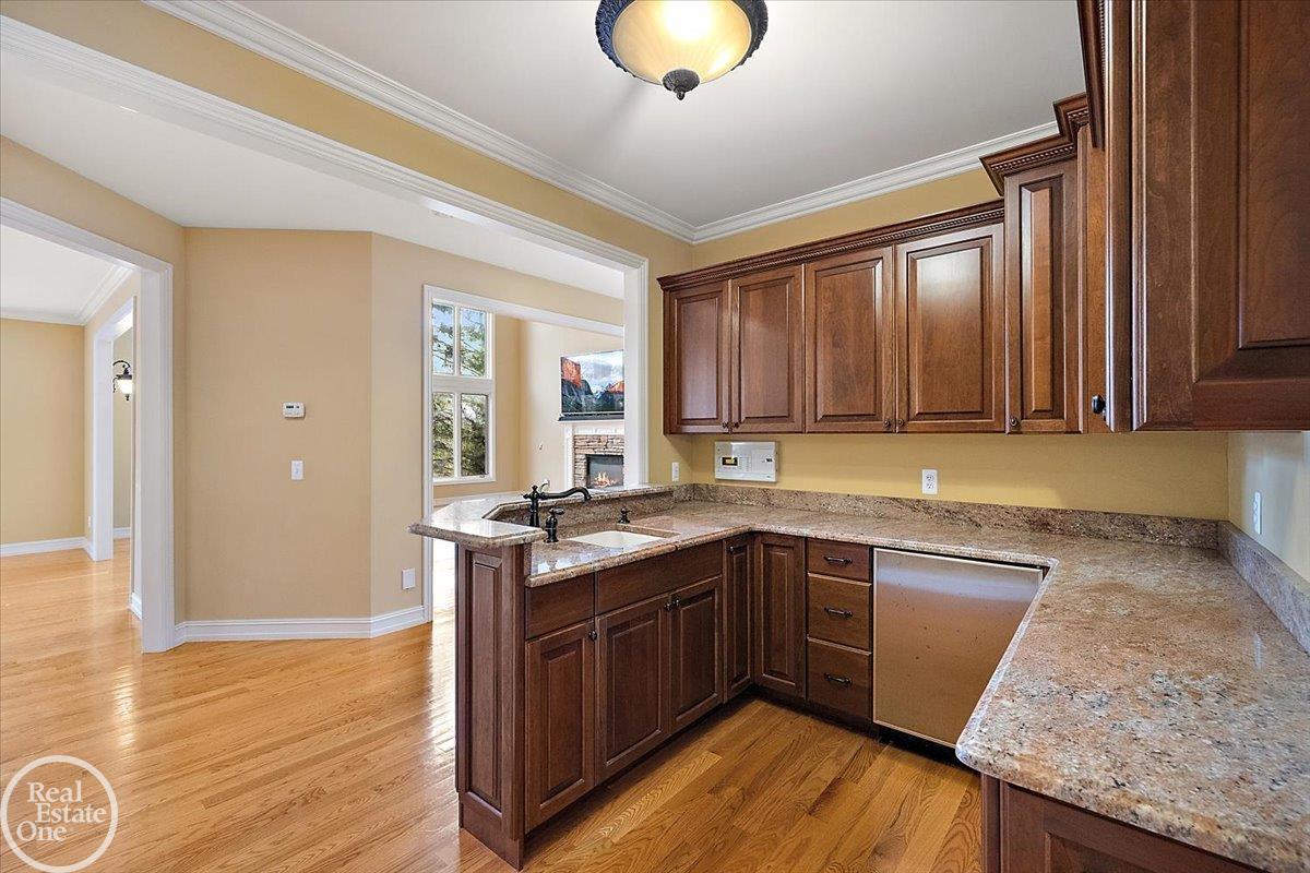 877 Quarry Drive Rochester Hills, MI 48306 - Photo 38 of 86
