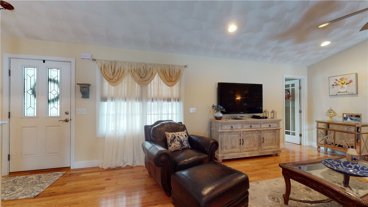 7 Wilbur Road Lincoln, RI 02865 - Photo 15 of 42