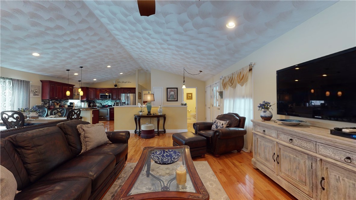 7 Wilbur Road Lincoln, RI 02865 - Photo 19 of 42