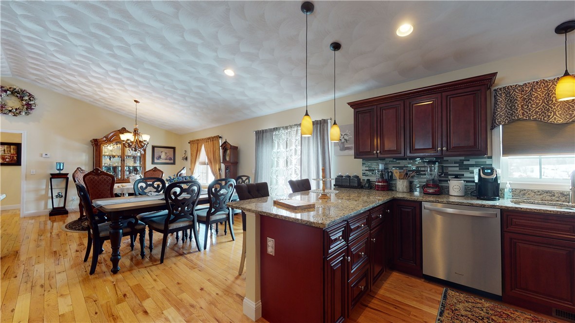 7 Wilbur Road Lincoln, RI 02865 - Photo 10 of 42