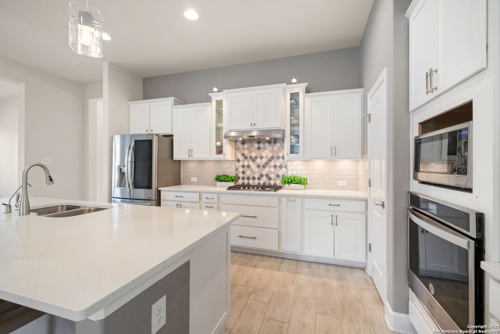 122 Noble Woods Boerne, TX 78006 - Photo 15 of 32