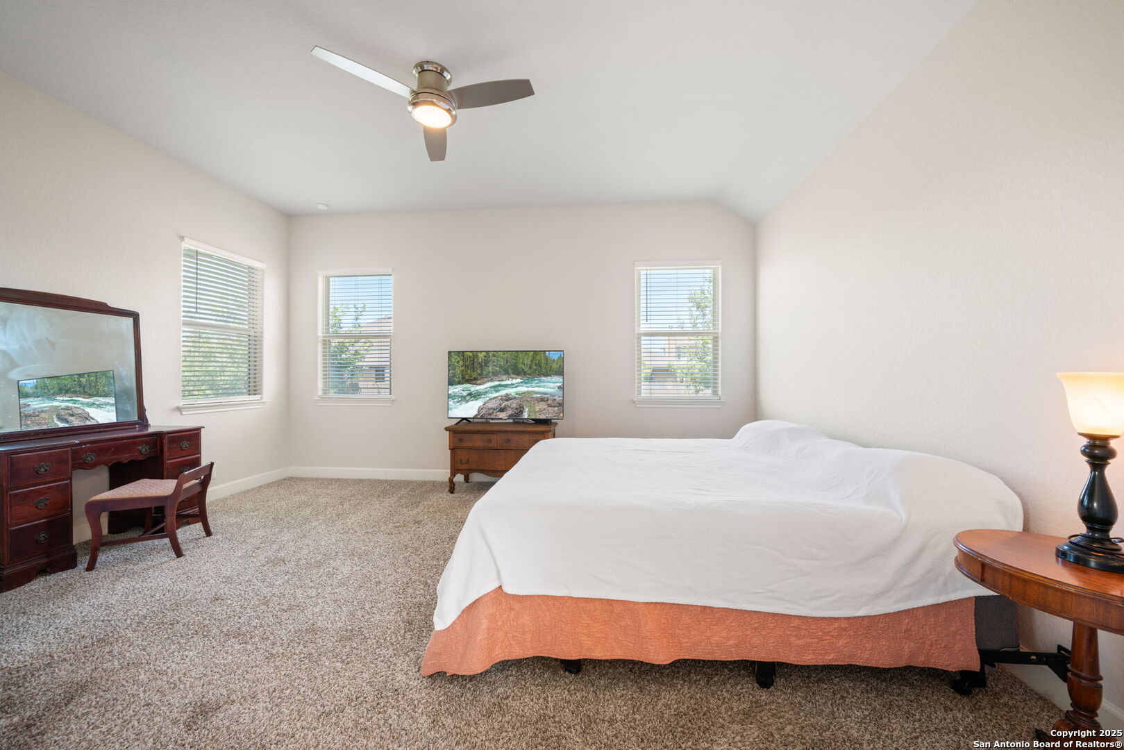 122 Noble Woods Boerne, TX 78006 - Photo 19 of 32