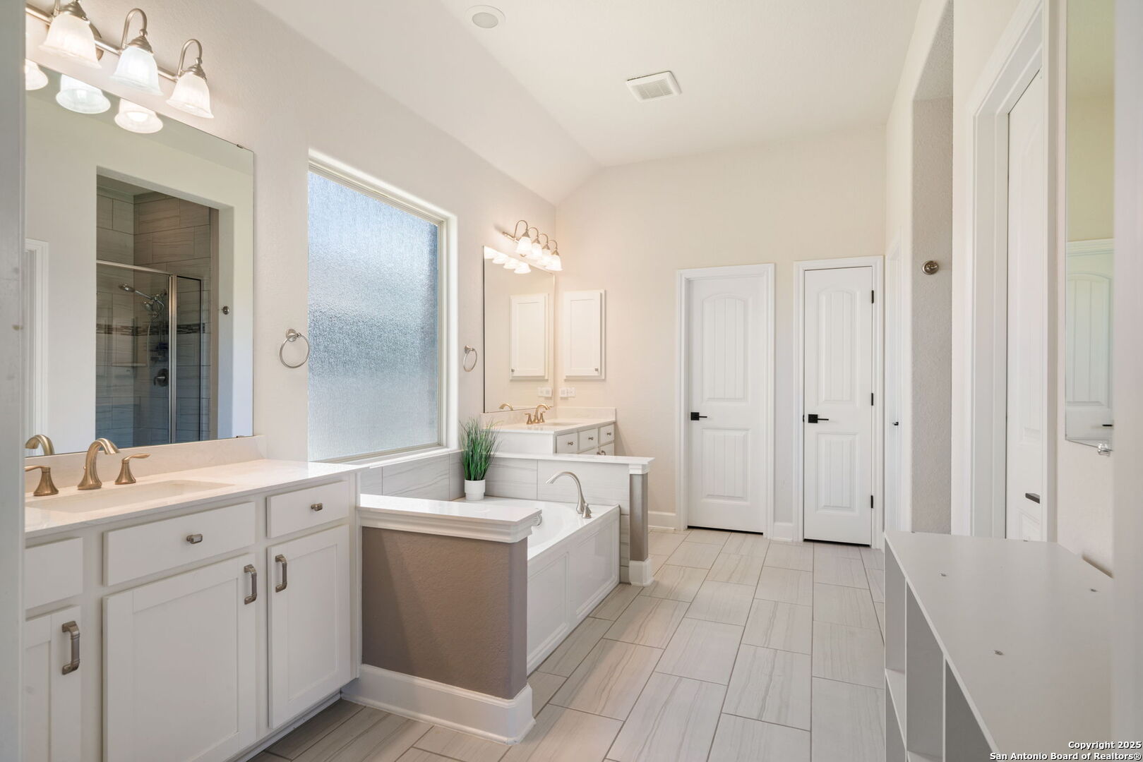 122 Noble Woods Boerne, TX 78006 - Photo 20 of 32