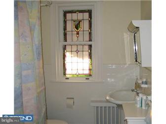 184 Glencoe Road Upper Darby, PA 19082 - Photo 9 of 12 Bathroom